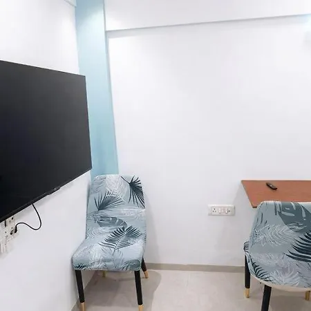 1bhk Recliners 55 Inchs Led Netflix Near Juhu Airport Nanavati Parle
