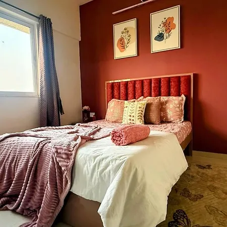 2bhk Near Nesco With Great Views Apartment