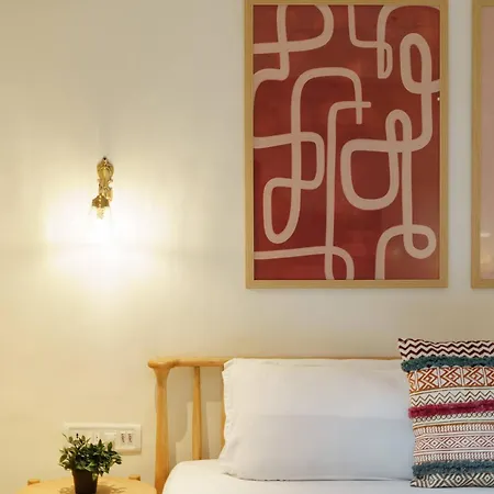 48b Stylish 1bhk Khar With Swing Apartment *