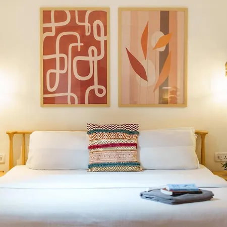 Apartment 48b Stylish 1bhk Khar With Swing Mumbai