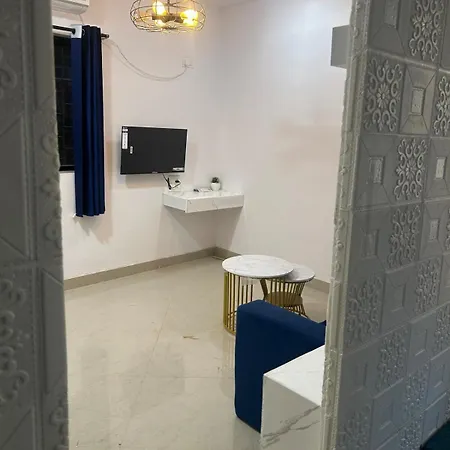 Apartment With Tub N Hammock Near Sea Mumbai