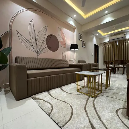 Enchante - 15 Mins From Lilavati & Nanavati Apartment *