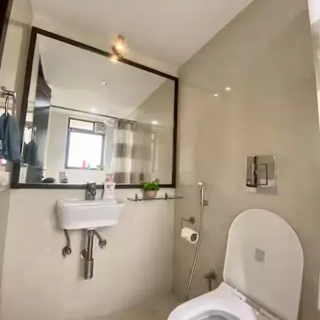 Connekthomes - Luxurious Modern Bliss In Bandra - 6br Apartment *