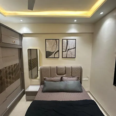 Izaara - 15 Mins From Lilavati & Nanavati Apartment Mumbai