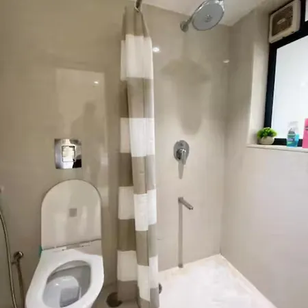 Connekthomes - Luxurious Modern Bliss In Bandra - 6br Apartment Mumbai