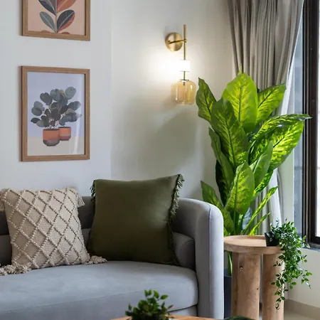 Evara 1bhk In Khar W By Square One