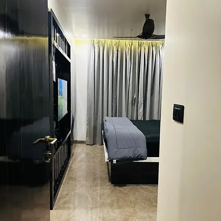 Rahul's Retreat Jacuzzi * Mumbai