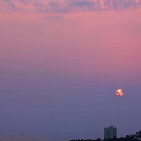 Blue Ice Lagoon L Urban Escape L Ocean View Apartment Mumbai
