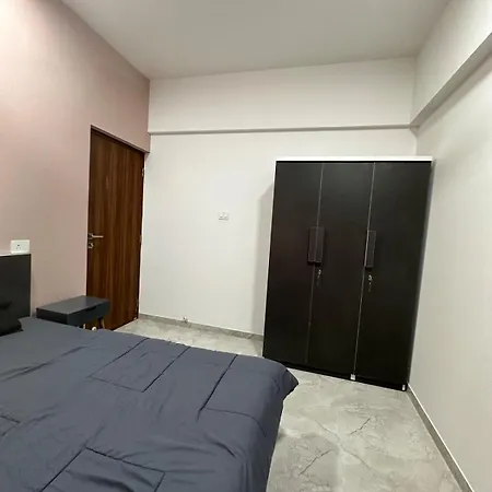 Apartment Rahuls Oasis *