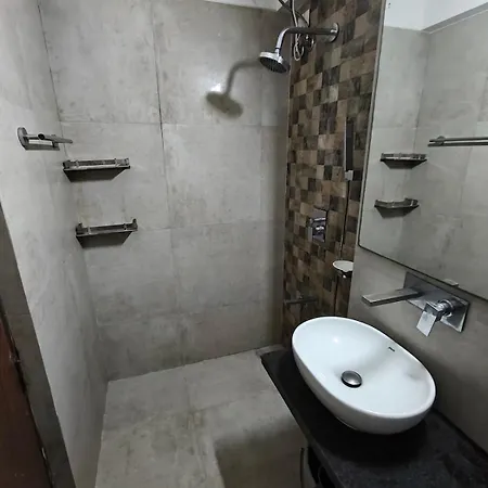 The Crest Bkc *