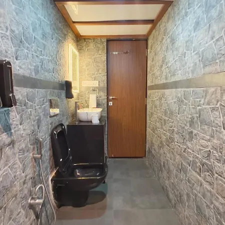Bachis Nest Luxury 5bhk With Lawn And Terrace Apartment Mumbai