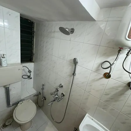 Izaara - 15 Mins From Lilavati & Nanavati Apartment
