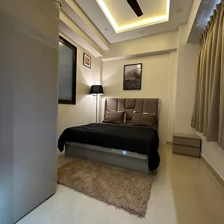 Enchante - 15 Mins From Lilavati & Nanavati Mumbai