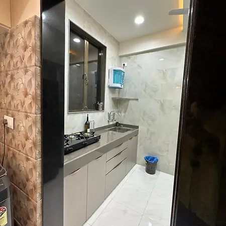 Apartment Enchante - 15 Mins From Lilavati & Nanavati Mumbai