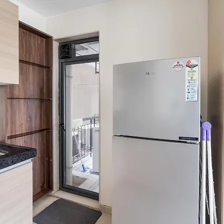 Apartment Ov Premium Near Bkc By Square One Mumbai