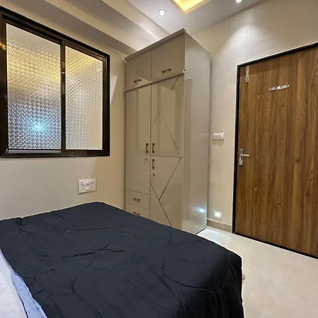 Apartment Izaara - 15 Mins From Lilavati & Nanavati *