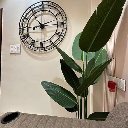 Apartment Enchante - 15 Mins From Lilavati & Nanavati