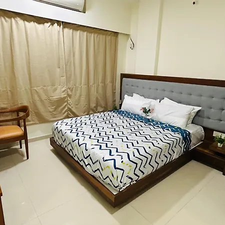 2bhk Beside Hiranandini-star Homes Powai *