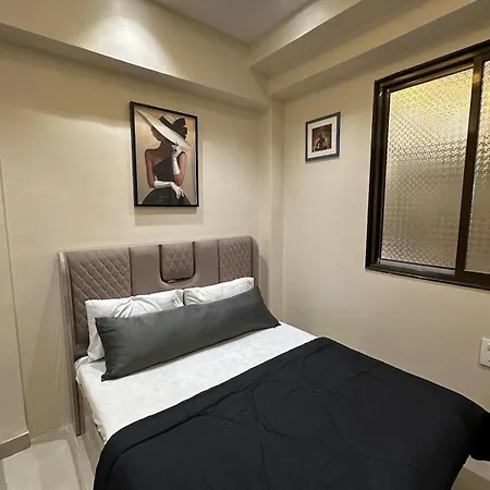 Izaara - 15 Mins From Lilavati & Nanavati Apartment