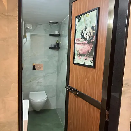 Enchante - 15 Mins From Lilavati & Nanavati Apartment Mumbai