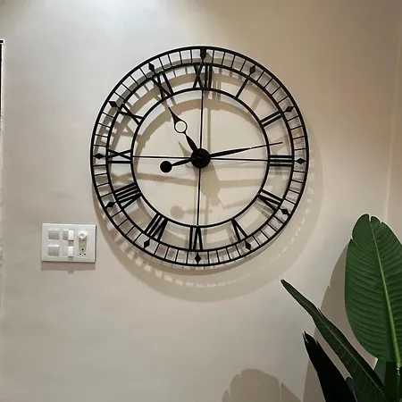 Enchante - 15 Mins From Lilavati & Nanavati Apartment *