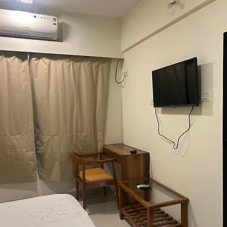 2bhk Beside Hiranandini-star Homes Powai Mumbai