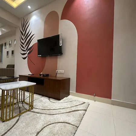 Apartment Enchante - 15 Mins From Lilavati & Nanavati *