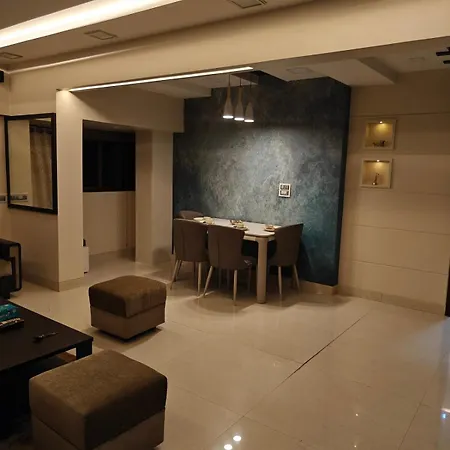 Apartment The Royal Abode *