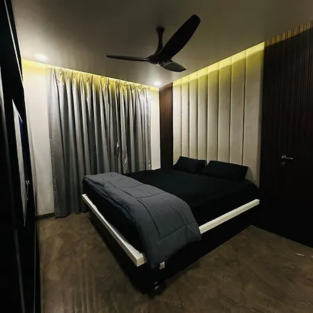Rahul's Retreat Jacuzzi Apartment