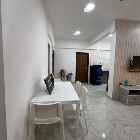Rahuls Oasis Apartment *