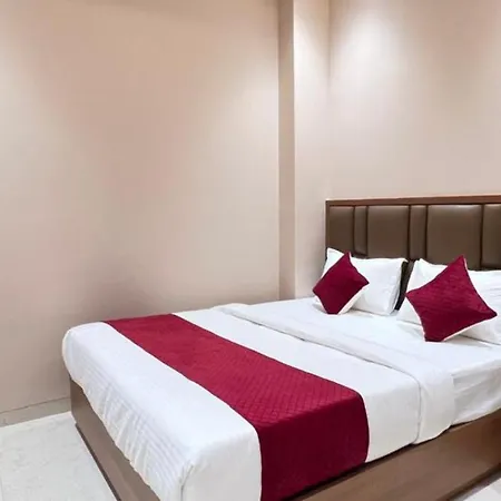 Hotel Shine Hospitality International Airport T2 3*
