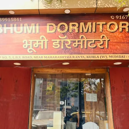 Bhumi Near Us Embassy Bkc Only Males Hostel Mumbai