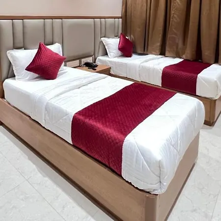 Hotel Shine Hospitality International Airport T2 3*