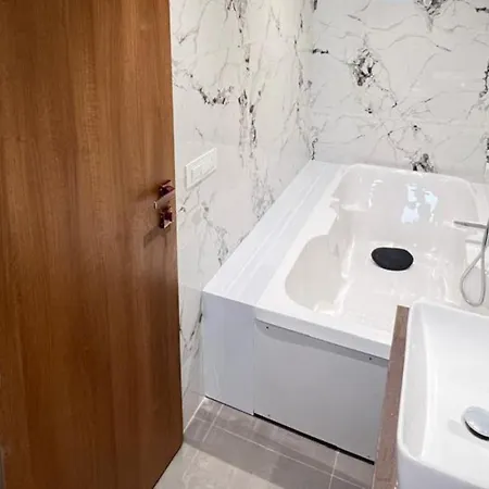 Shine Hospitality International Airport T2 Hotel 3*