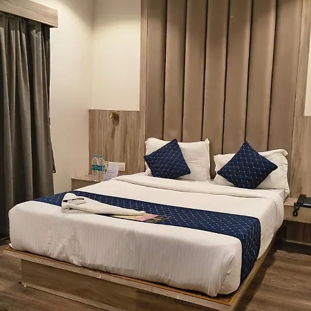 Hotel Amar Residency Near Kokilaben Hospital Mumbai