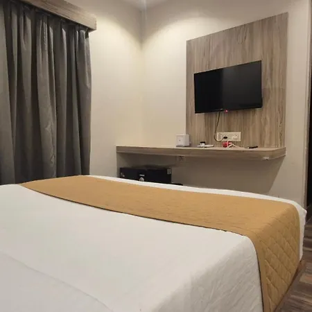 Amar Residency Near Kokilaben Hospital 3* Mumbai