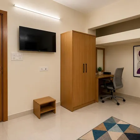 Pinakii Comfort Suites, Prabhadevi Hotel