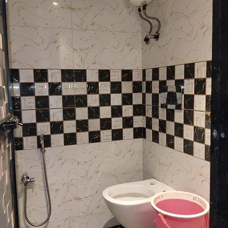 Hostel Bhumi Near Us Embassy Bkc Only Males *