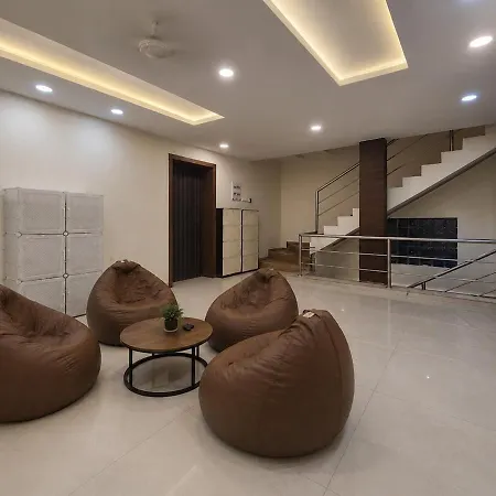 5 Bhk Peacock Perch Luxury Spacez * Mumbai