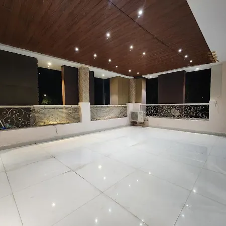 5 Bhk Peacock Perch Luxury Spacez *