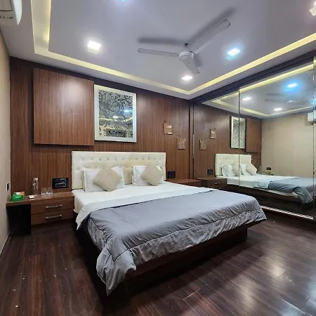 5 Bhk Peacock Perch Luxury Spacez * Mumbai