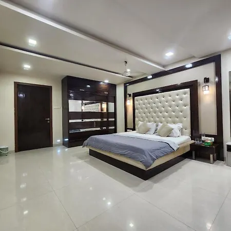 5 Bhk Peacock Perch Luxury Spacez * Mumbai
