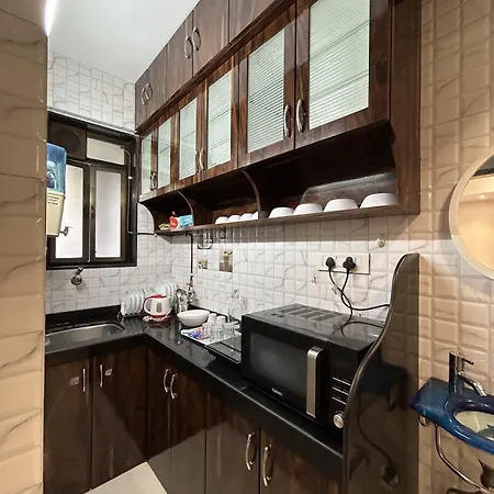 Raut No 1 1bhk Hiranandani Powai Apartment *