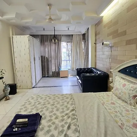 Butterfly 4 Bedroom Apartment *