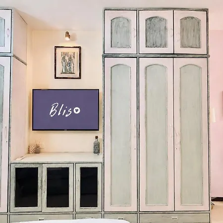 Apartment Bliso Blossom - Spacious In Bandra With Fast Wifi *