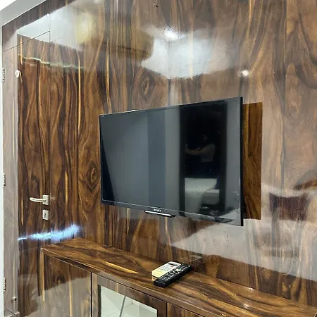 Raut No 1 1bhk Hiranandani Powai * Mumbai