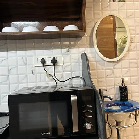 Raut No 1 1bhk Hiranandani Powai * Mumbai