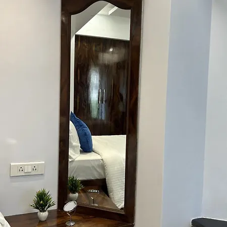 Raut No 1 1bhk Hiranandani Powai * Mumbai
