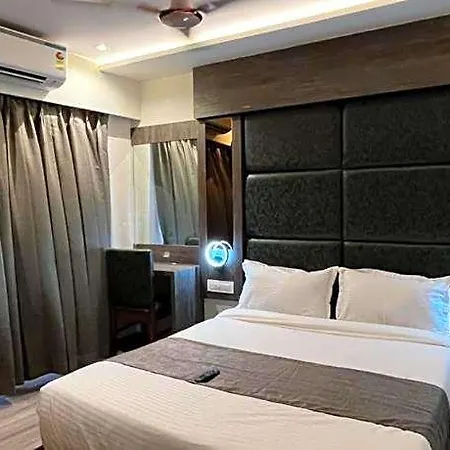 Hotel Classio Andheri - Near Dn Nagar Metro Station 3*