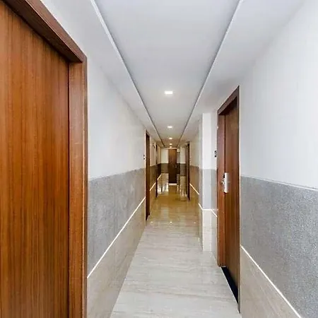 Capsule hotel Qubestay Airport Capsule & 3*